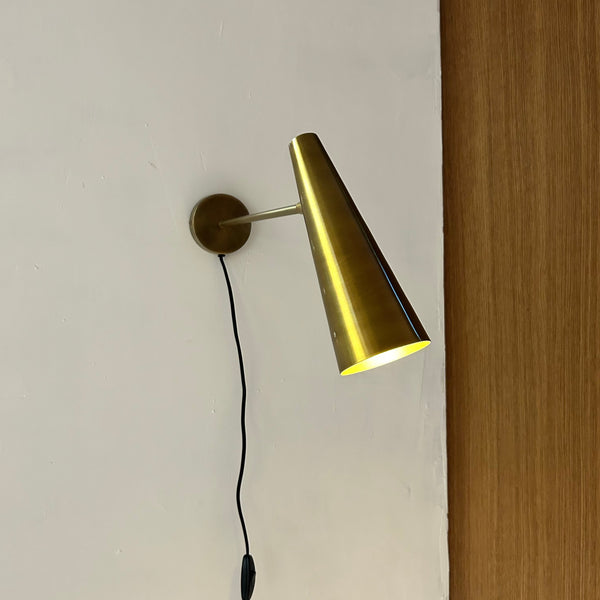 Precise Wall Lamp, Long | Brass