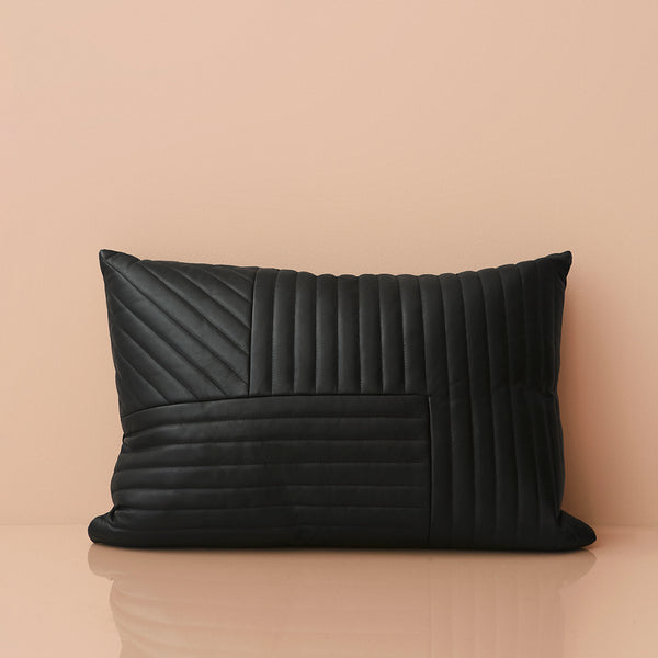 MOTUM Cushion | Black